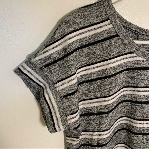 T By Talbots Pleated Back Pullover Grey Multi - Picture 6 of 11